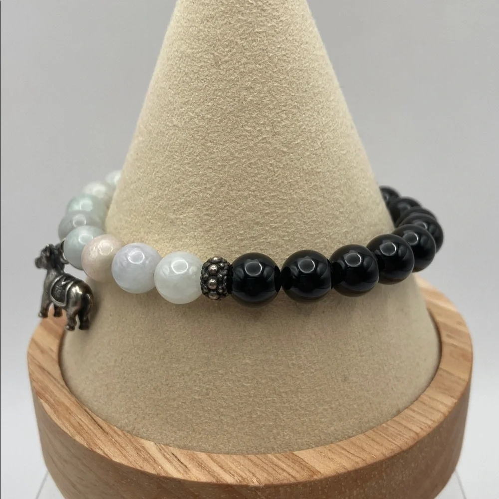 Jade of Yesteryear Sterling Silver Jade Agate Stretch Bracelet Horse Average